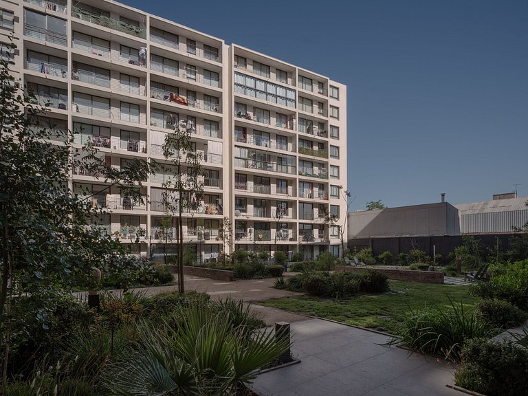 Depto Céntrico + Metro • Para 4 Personas